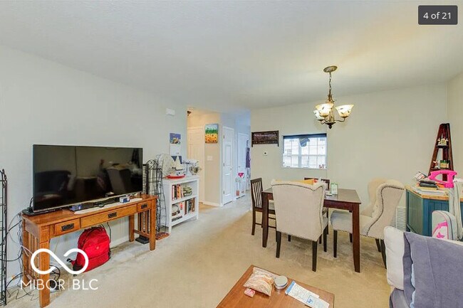 Foto del edificio - 3057 Armory Dr