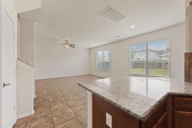 Foto del edificio - 5908 Zachary Scott St