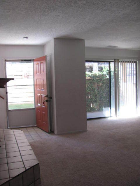 Foto del edificio - FOOTHILLS 3 Bedroom 2.5 Bath with garage  ...