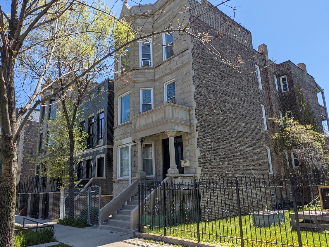Primary Photo - 2849 W Division St