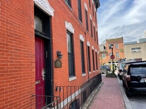 Building Photo - 1601 Shakespeare St