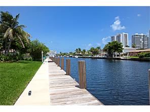 Building Photo - 418 Poinciana Dr