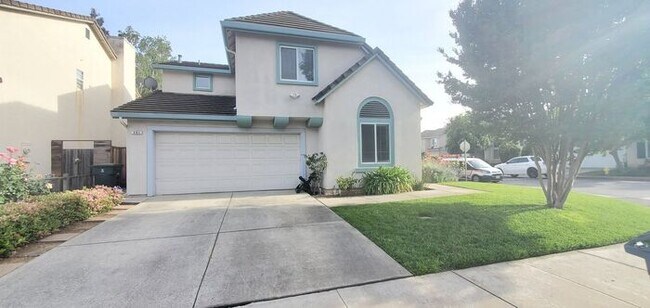 Building Photo - Lovely corner SFR in quiet neighborhood