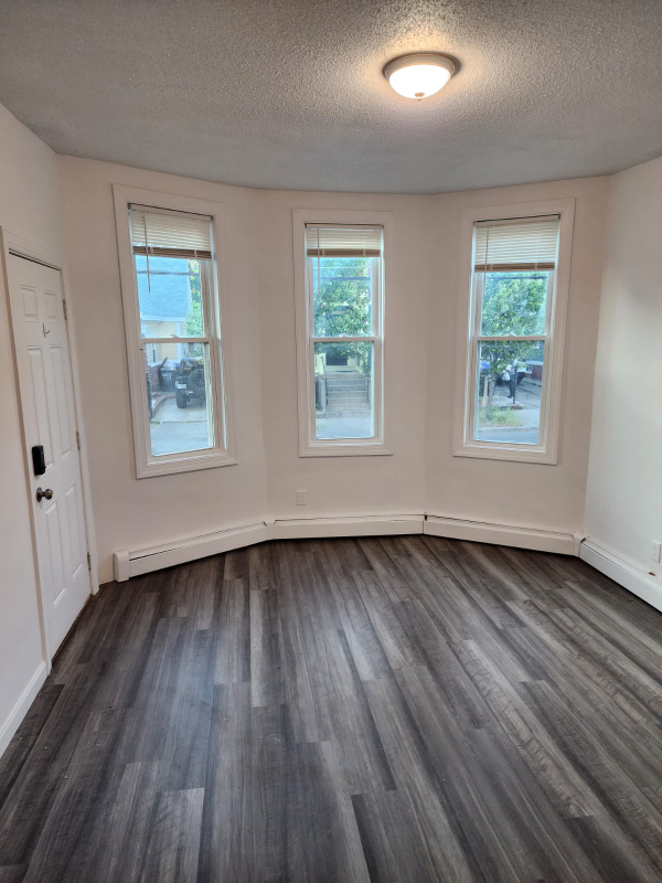 Building Photo - 412 Potters Ave