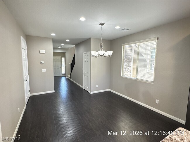 Foto del edificio - 130 Serpens Ave