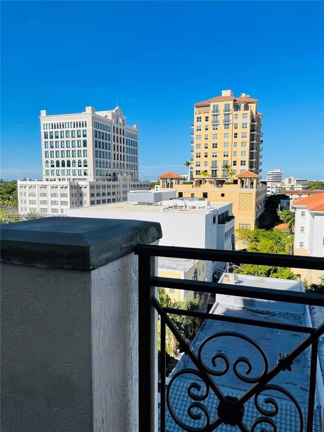 Foto del edificio - 1805 Ponce de Leon Blvd