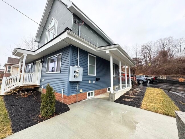 Building Photo - 25 6th St