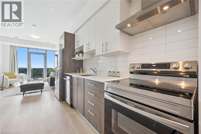 Photo du bâtiment - 1442 Highland Rd W