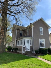 Building Photo - 412 Park St Building Photo - 412 Park St