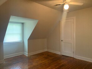 Building Photo - 424 E Maxwell St