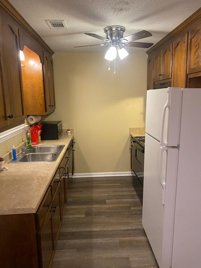 kitchen - 11429 Oak Arbor Way
