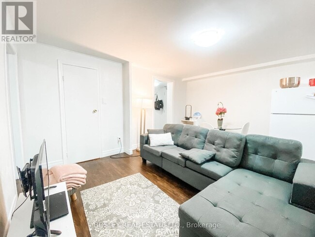 Photo du bâtiment - 464-464 Palmer Ave