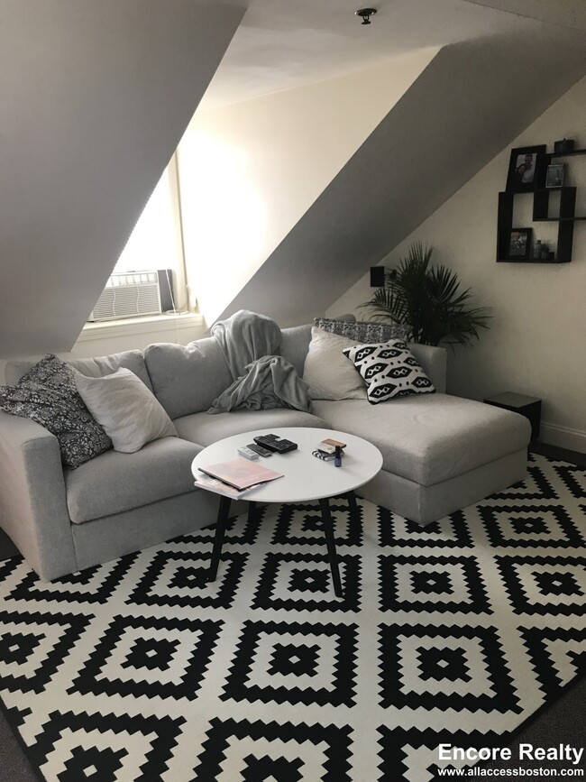 Building Photo - 767 Tremont St