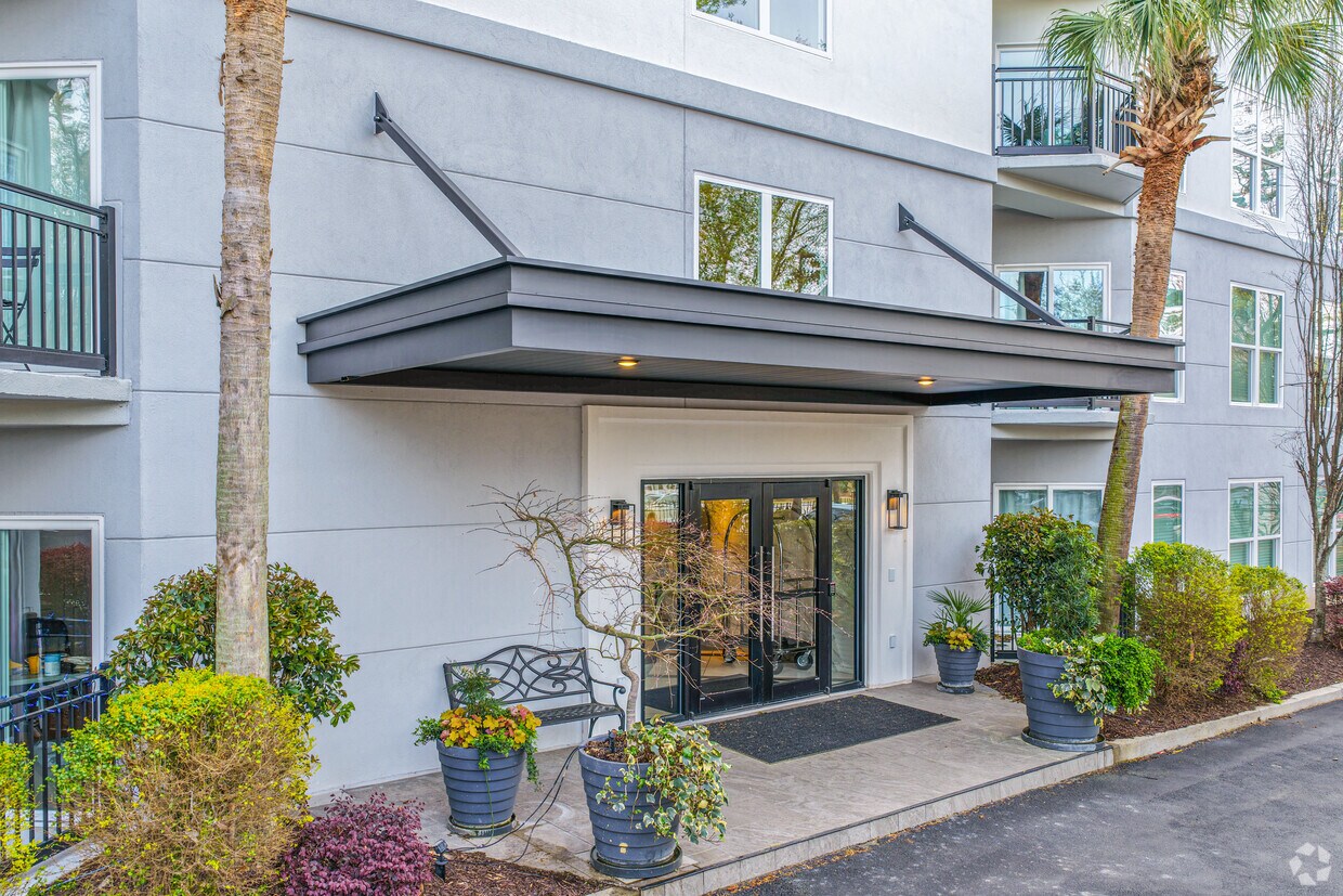 Entrada del edificio - Devine & Heidt