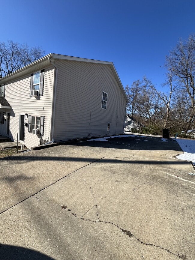 Foto del edificio - 119 S 8th St