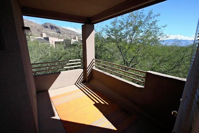 Foto del edificio - Lovely Sabino Canyon Condo