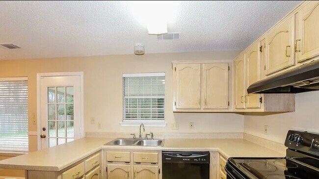 Foto del edificio - 6867 Brady Hill Dr