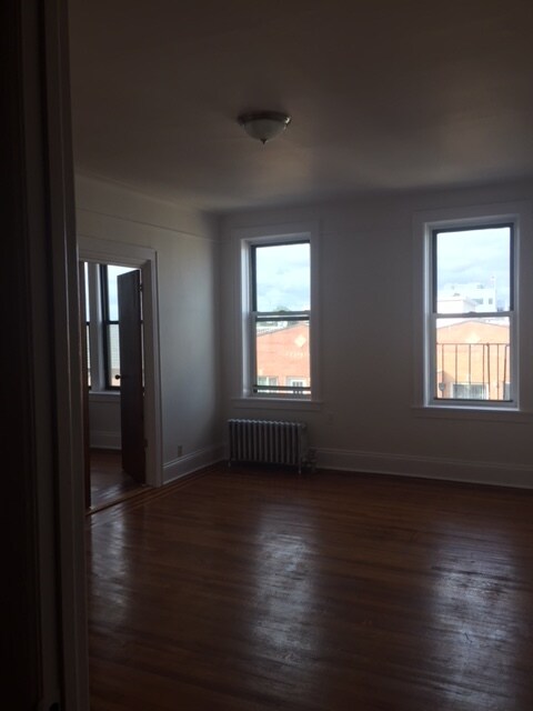 Building Photo - 376 91st St