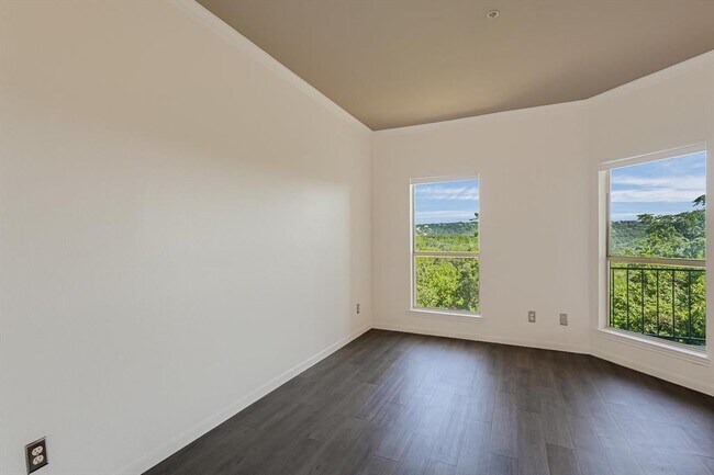Foto del edificio - 6000 Shepherd Mountain Cove