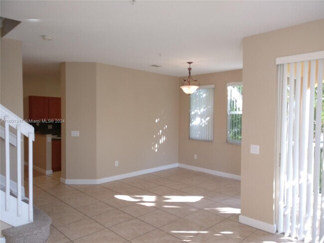 Building Photo - 4415 SW 160th Ave
