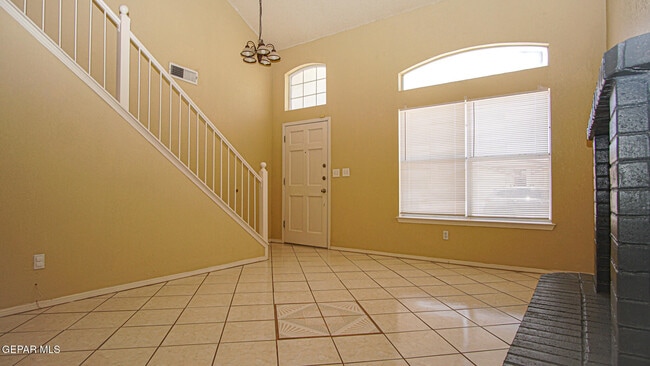 Building Photo - 12107 Valley Quail Dr