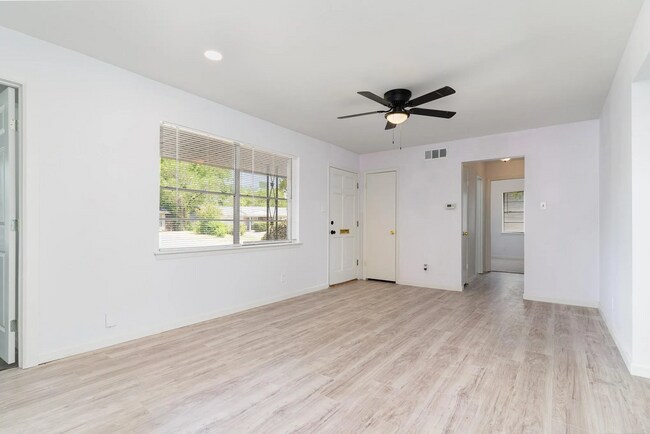 Foto del edificio - 13906 Janwood Ln