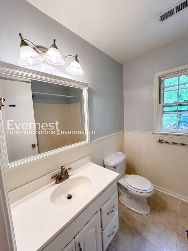 Building Photo - 2612 Tracewood Cir