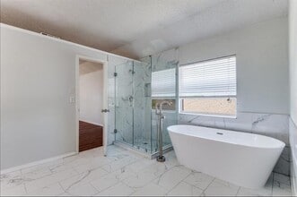 Building Photo - 8509 Coventry Dr