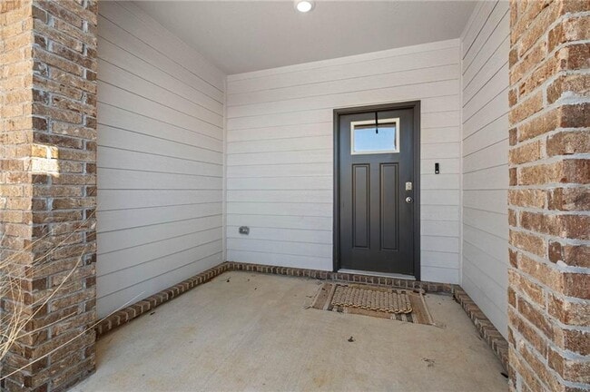 Building Photo - 2219 S 9th St