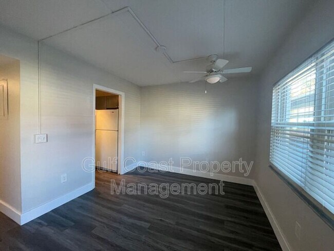 Foto del edificio - 270 Santa Maria St