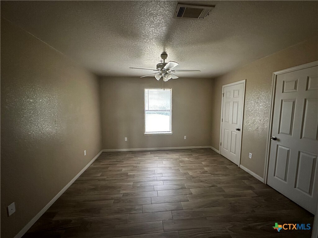 Primary Photo - 1010 Lansberry Ct
