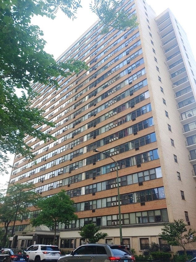 Primary Photo - 6030 N Sheridan Rd