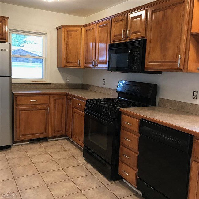 Building Photo - 630 Orchard View Dr