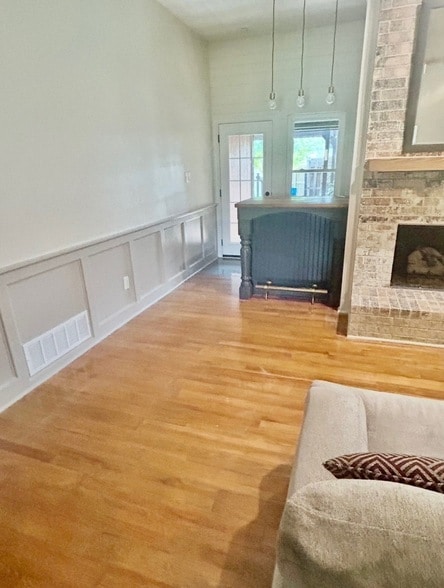 Building Photo - 913 Lake Meadows Dr