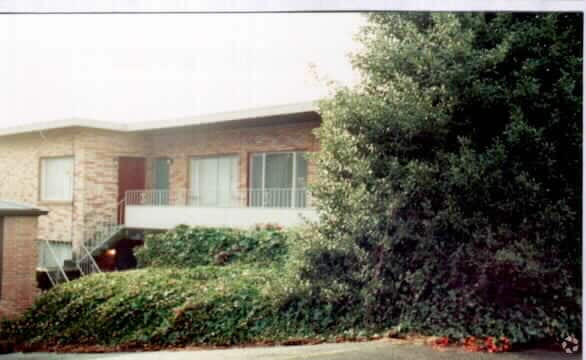 Building Photo - 6833 Oswego Pl NE