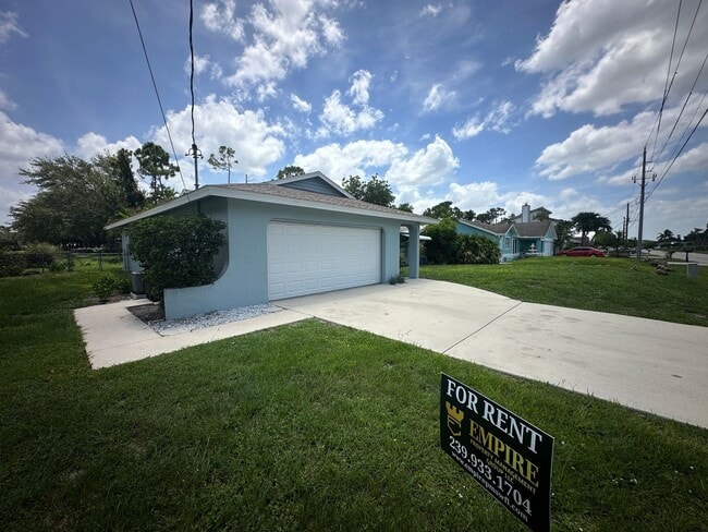 Foto del edificio - 3 Bedroom/ 2 Bath Fenced in Home for rent ...
