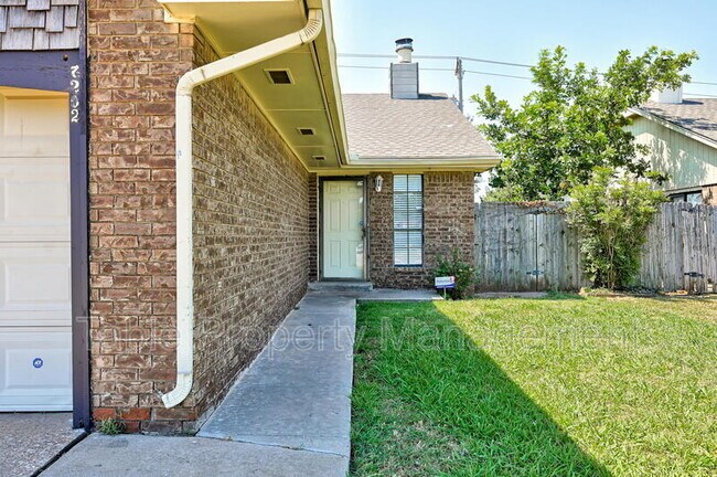 Building Photo - 7202 NW 115th St