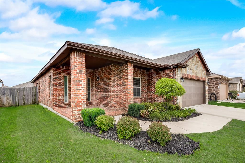 Primary Photo - 1068 Meadow Scape Dr