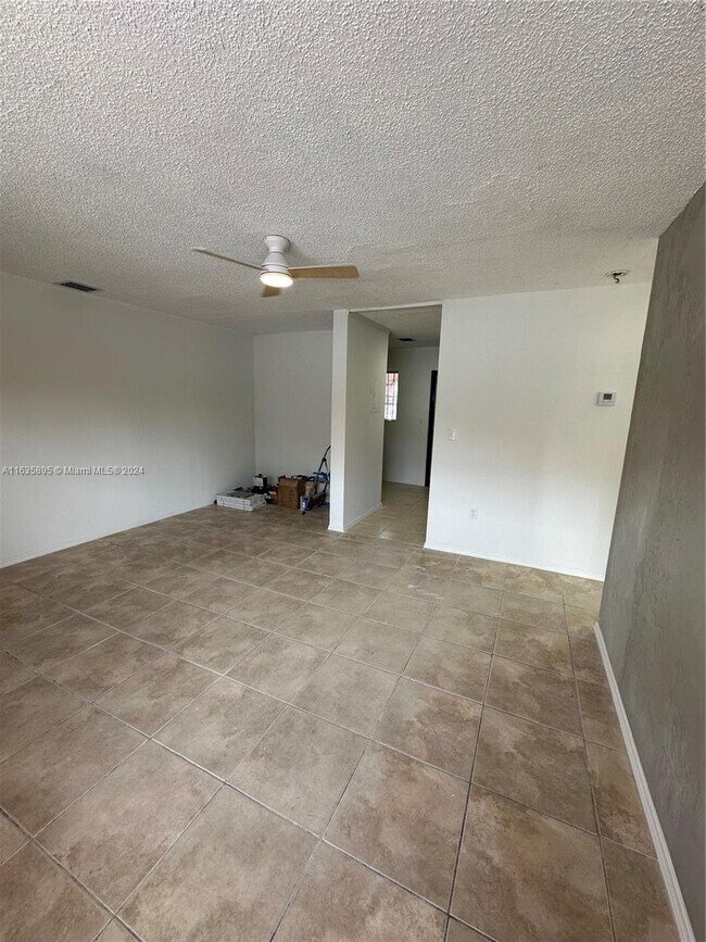 Foto del edificio - 5715 NW 5th Ave