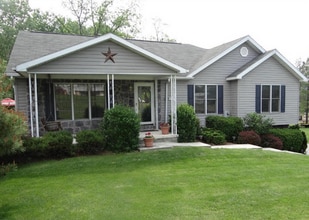 Building Photo - 1032 Upland Dr