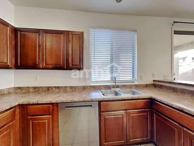 Foto del edificio - 2138 S Compton