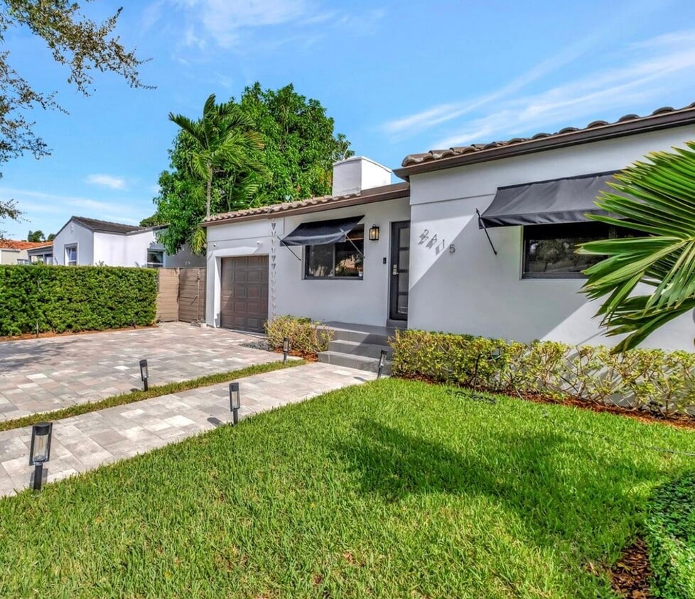 Foto principal - 2415 SW 21st Ter