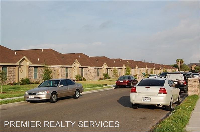 Primary Photo - 705 W Emerald Dr