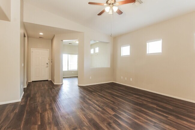 Foto del edificio - 7154 W Globe Ave