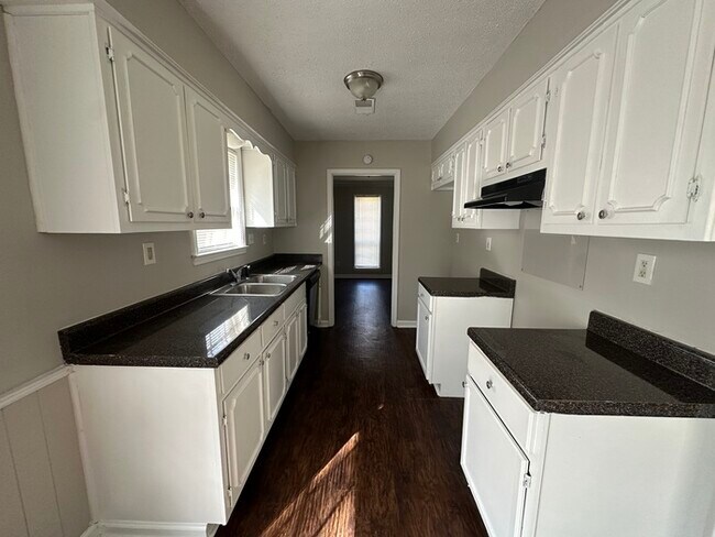 Foto del edificio - 2676 Dromedary Dr