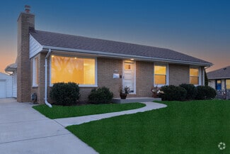 Building Photo - 5415 N Lydell St