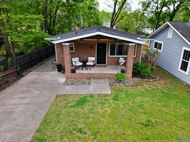 Foto del edificio - 1612 NE Wellman Ave