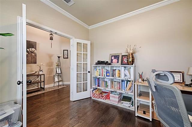 Foto del edificio - 640 Teakwood Dr