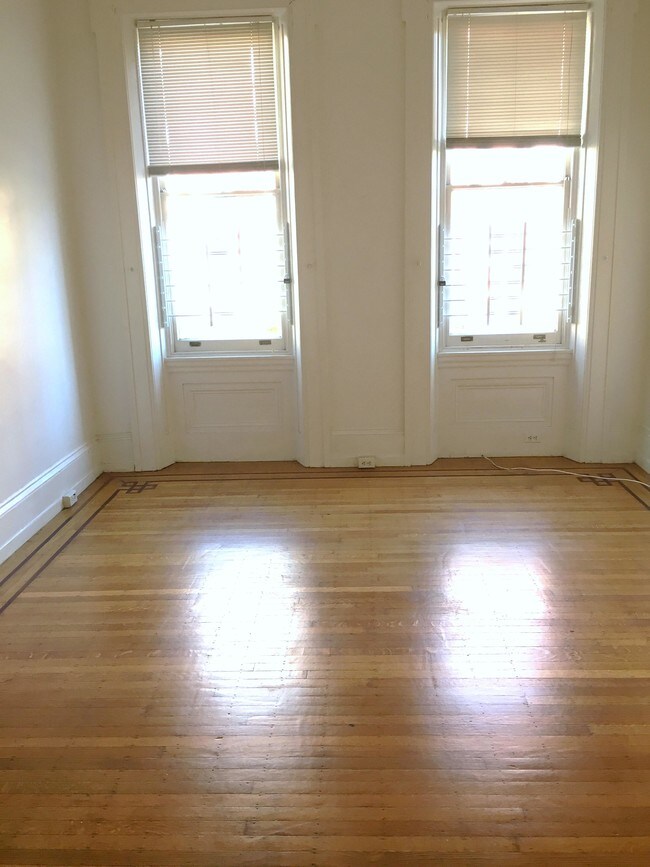 Foto del edificio - 1316 Pine St