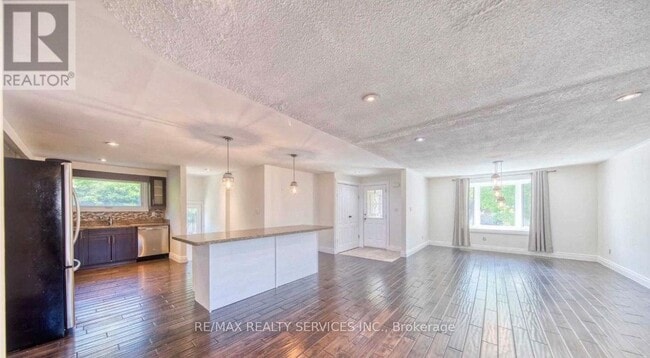 Building Photo - 88 Clover Ridge Dr W